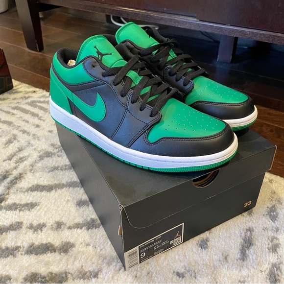 Mens Air Jordan 1 Low - Picture 2 of 6